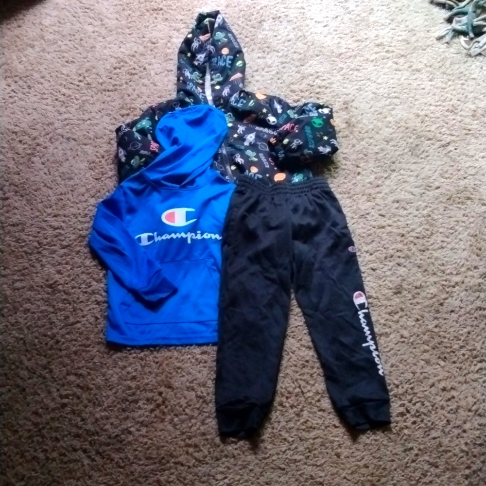Boys size 5/6 3 piece outfit